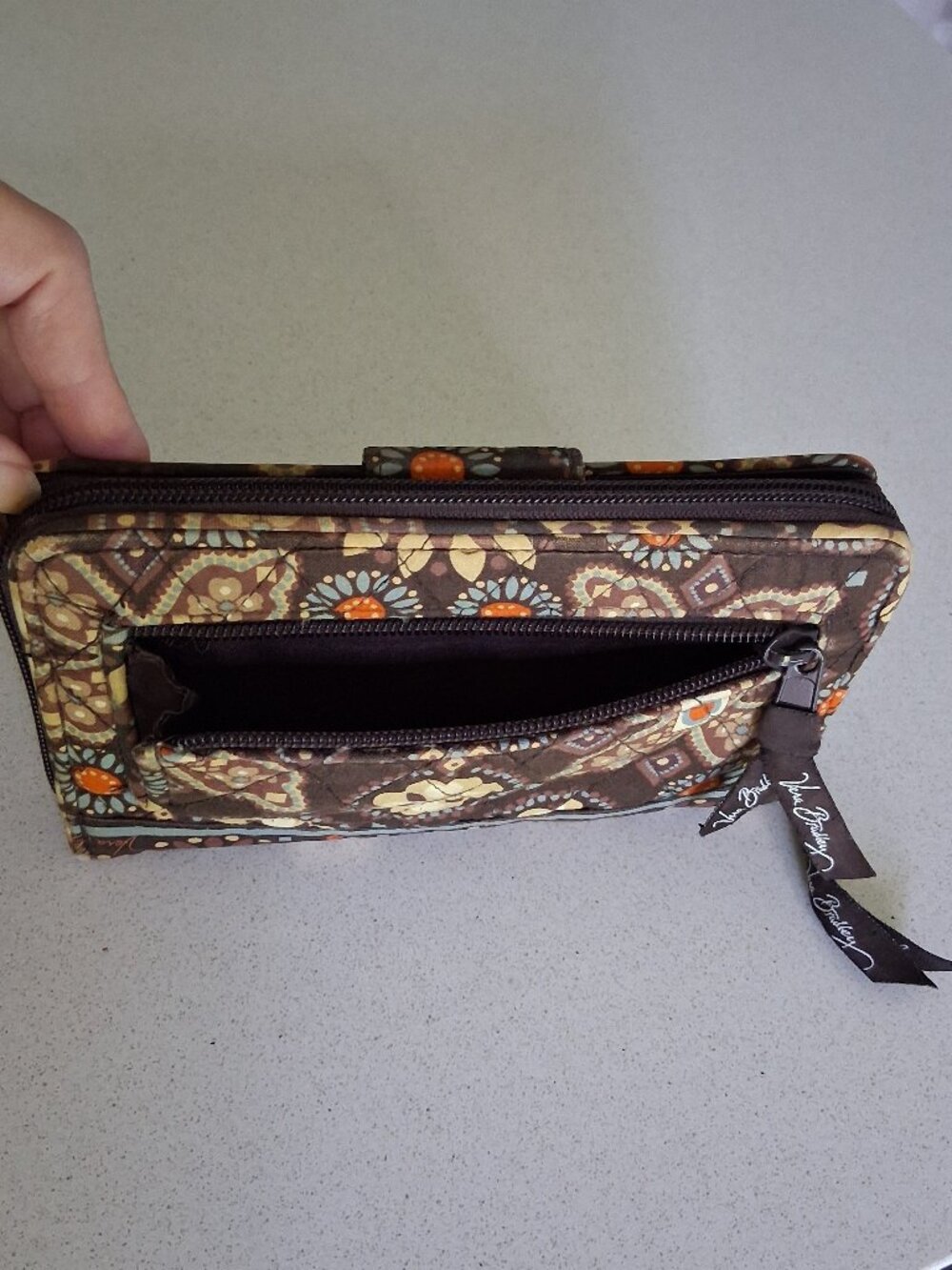 Vera Bradley Turn-lock & Zip-Around Wallet in Canyon "Retired" Pattern - Picture 5 of 13